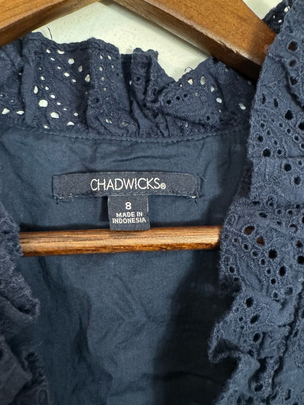 Chadwick’s Dark Blue Eyelet Paisley Shift Dress Size 8 Sleeveless Ruffle Trim - Picture 3 of 7